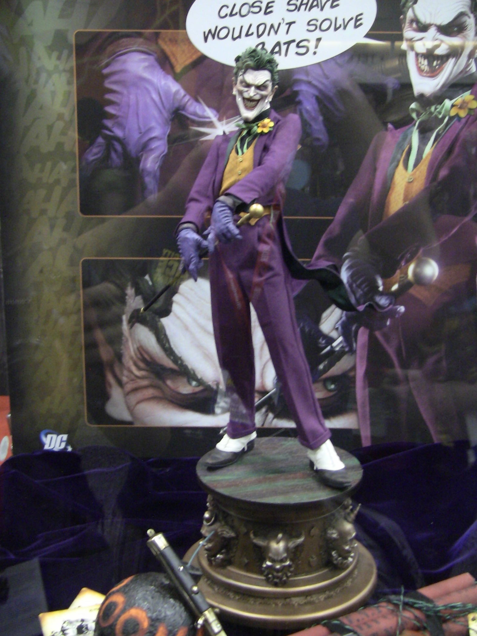 Sideshow Collectibles Premium Joker Statue